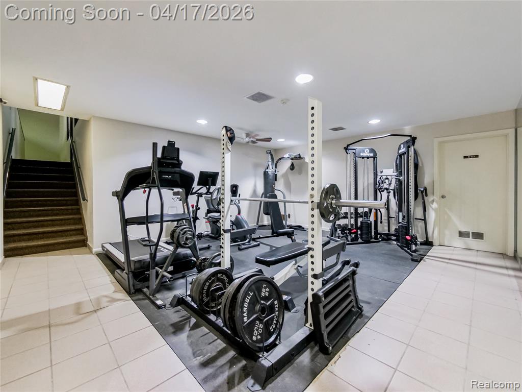 43000 12 Oaks Crescent Drive, 5022, Novi, MI 48377 — Photo 28