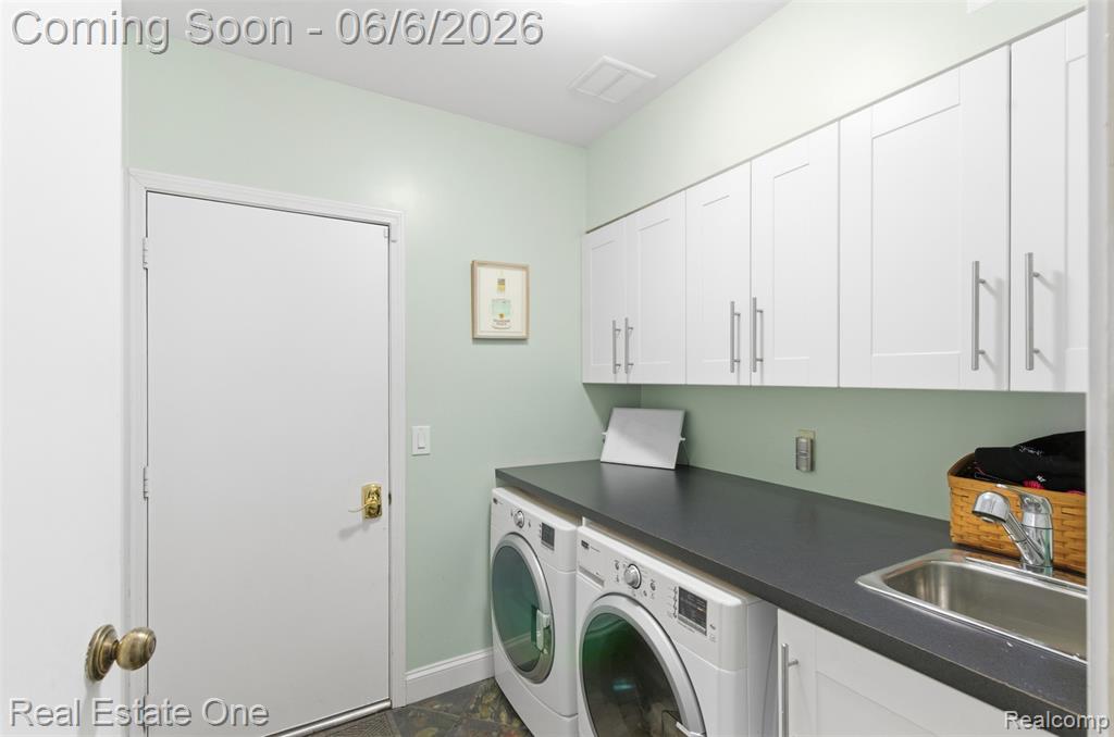 23910 Trailwood Court, 82, Bingham Farms, MI 48025 — Photo 21