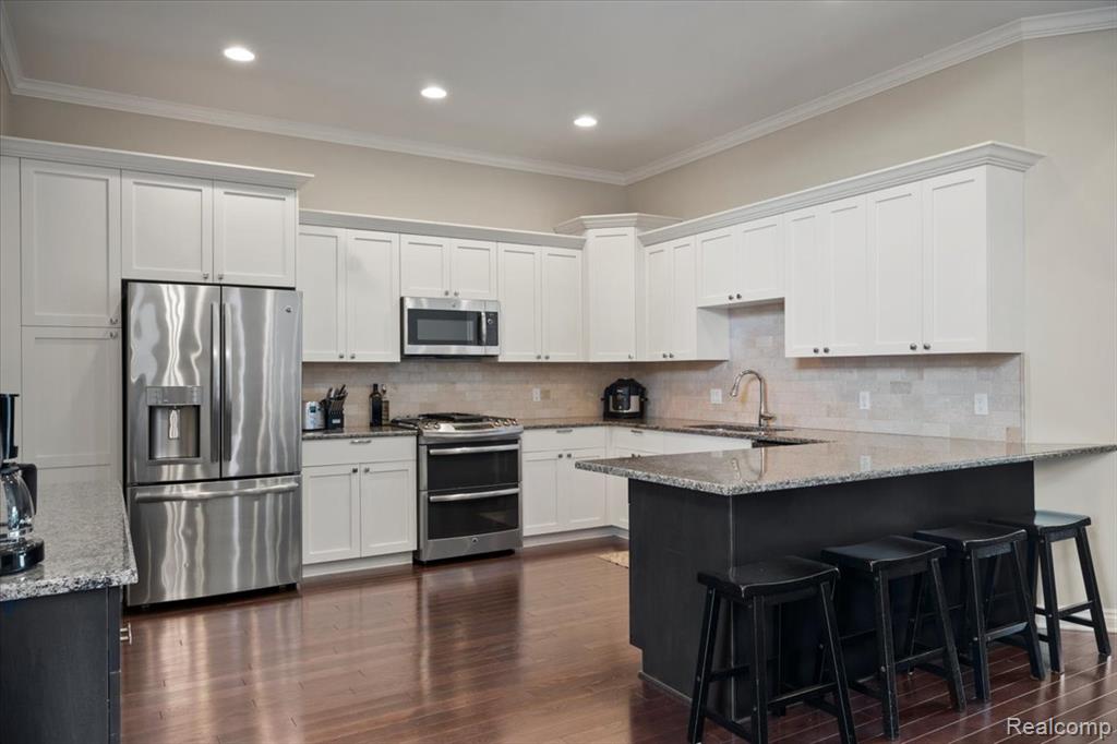 5696 Knob Hill Circle, 24, Clarkston, MI 48348 — Photo 4