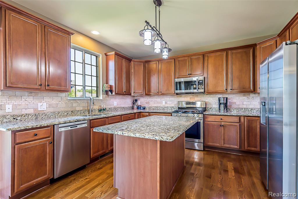 58740 Carriage Lane, South Lyon, MI 48178 — Photo 7