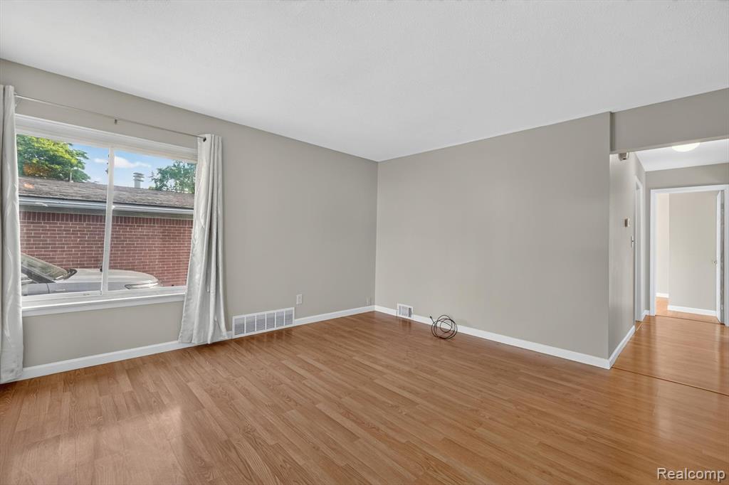 30534 Hennigan Street, Roseville, MI 48066 — Photo 5