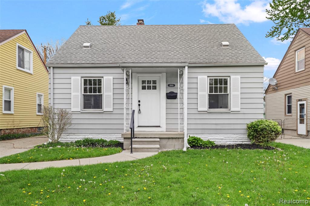 1990 Regina Avenue, Lincoln Park, MI 48146 — front exterior