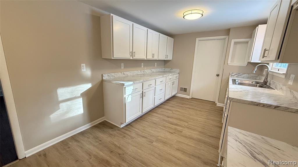 5081 24th Avenue, Fort Gratiot, MI 48059 — Photo 10
