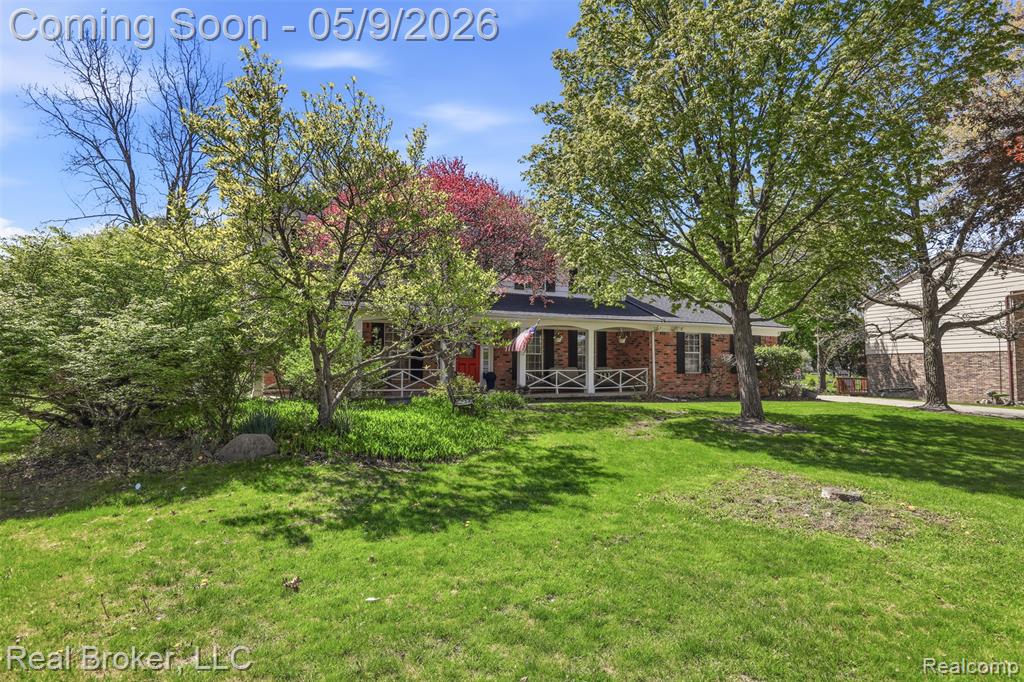 5037 Bantry Drive, West Bloomfield, MI — Photo 3
