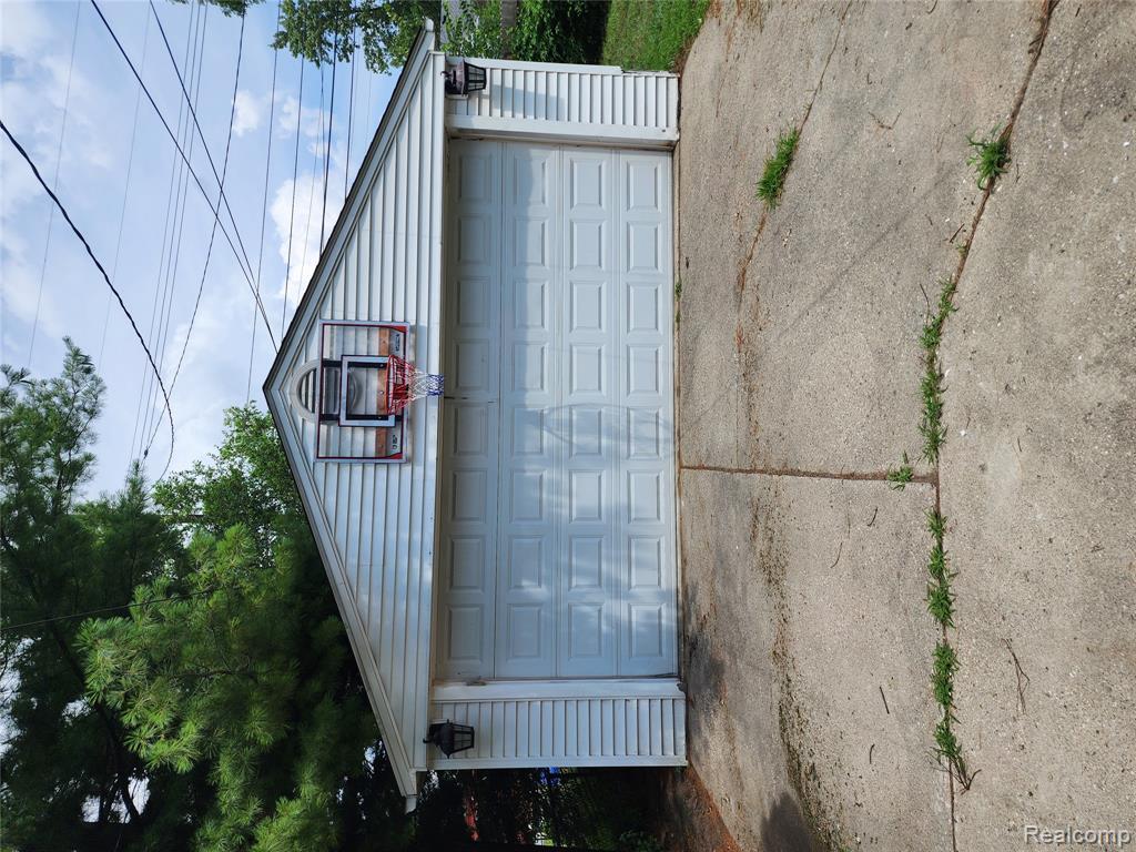 1429 E Milton Avenue, Hazel Park, MI 48030 — Photo 8