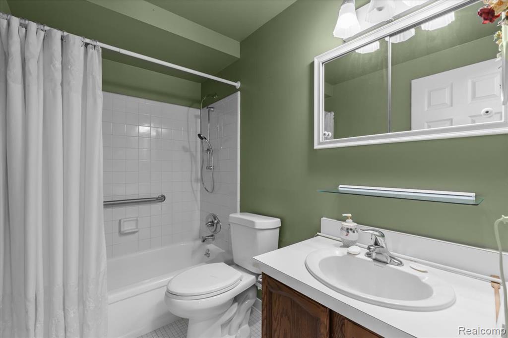 45524 Woodleigh Way, Plymouth, MI 48170 — Photo 16