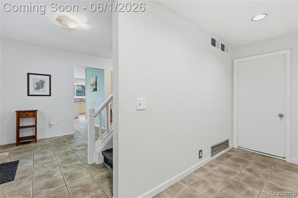 5389 Fox Ridge Circle, West Bloomfield, MI — Photo 18