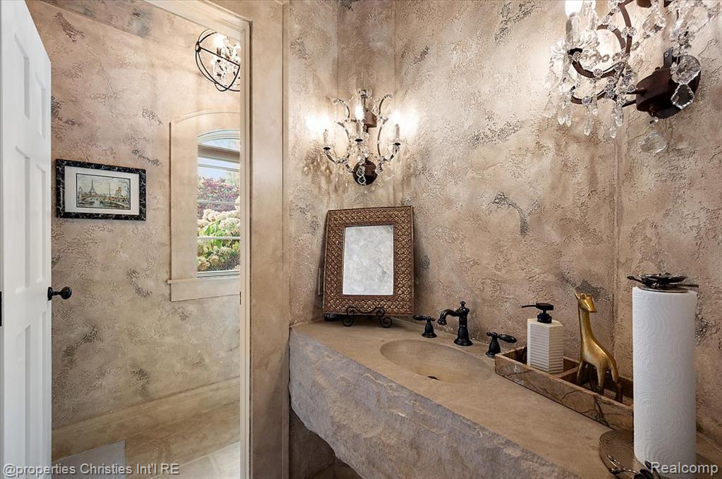 3701 Northwood, West Bloomfield, MI, 48324