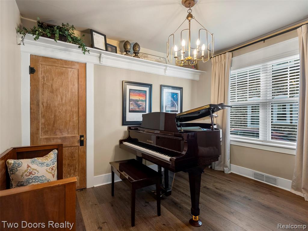 426 N Castell Avenue, Rochester, MI 48307 — Photo 32