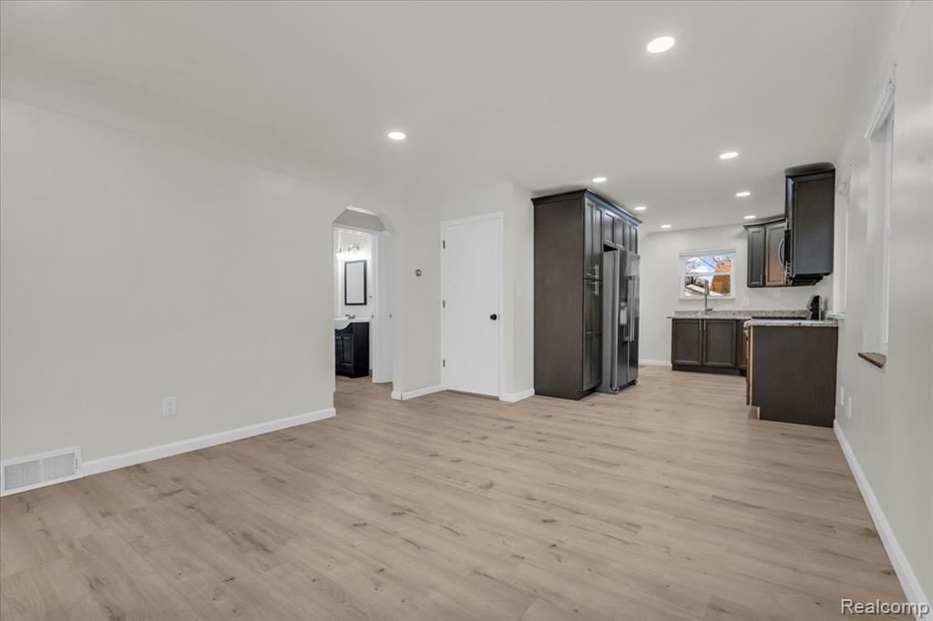 639 N Vernon Street, Dearborn, MI 48128 — Photo 6