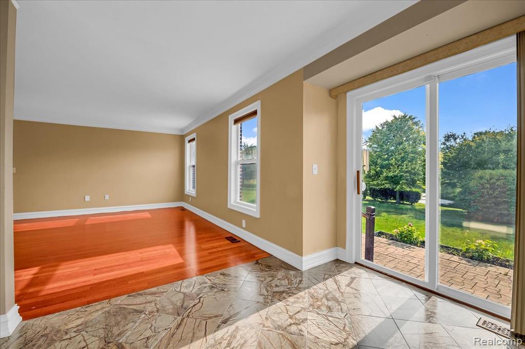 673 Ethan Drive, Westland, MI — Photo 18