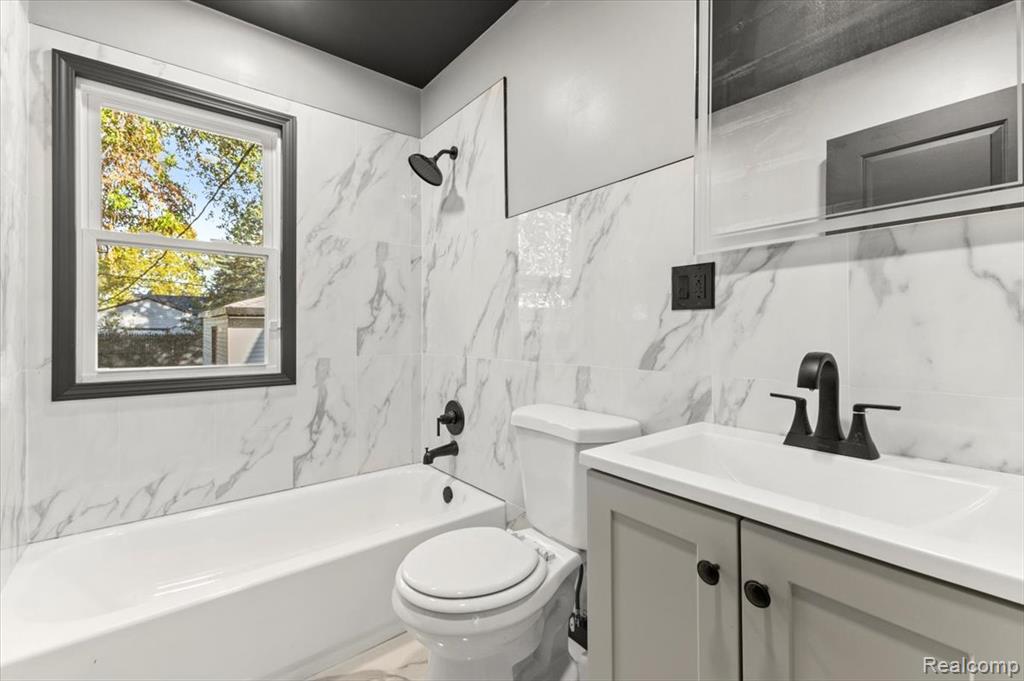 8418 Fielding Street, Detroit, MI 48228 — Photo 31
