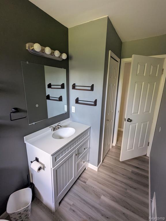 631 S ELM Street, Lapeer, MI 48446 — Photo 10