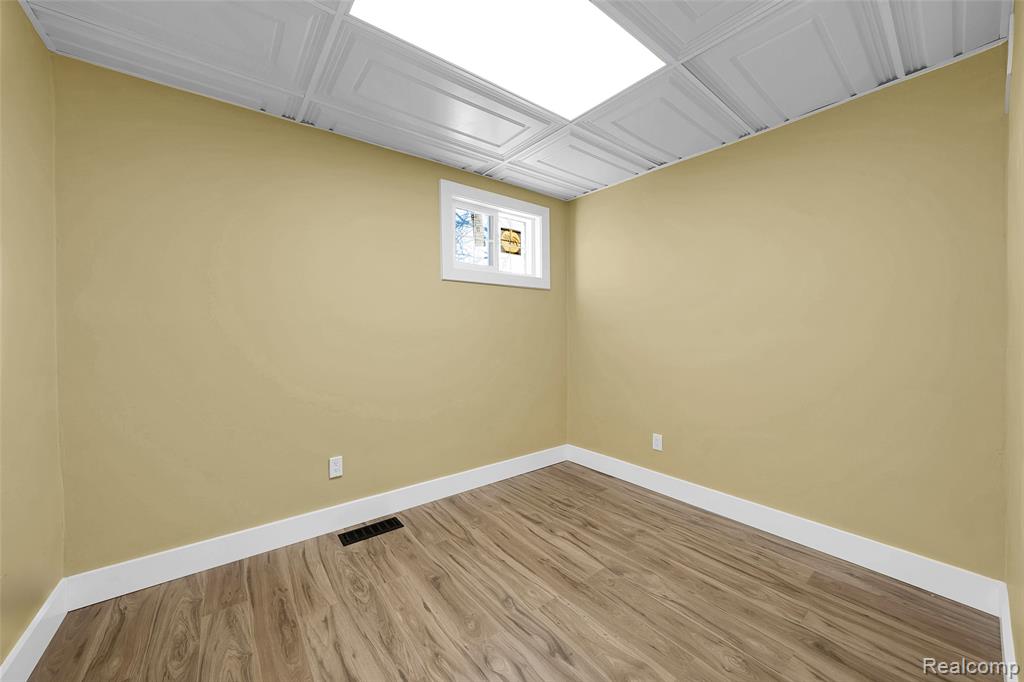 1095 W Huron Street, Waterford, MI 48328 — Photo 10