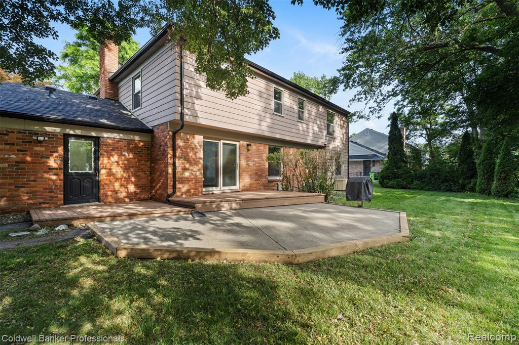 5890 Pinecroft Drive, West Bloomfield, MI — Photo 40