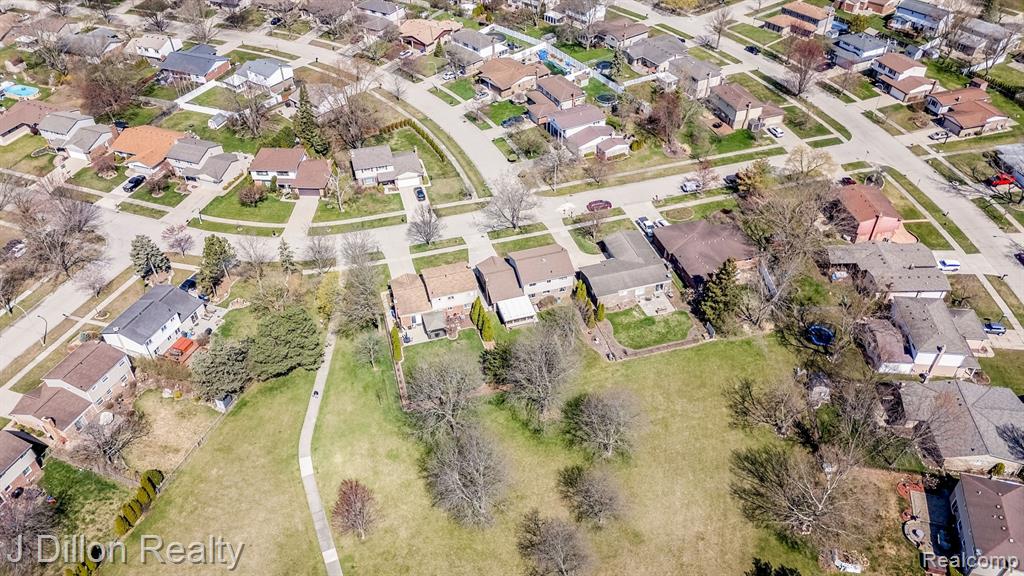 42807 SAXONY Road, Canton, MI 48187 — Photo 9