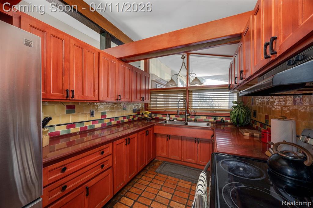 32998 Biddestone Lane, Farmington, MI, 48334