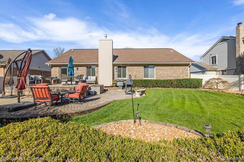 7716 MAPLE Drive, Westland, MI — Photo 38