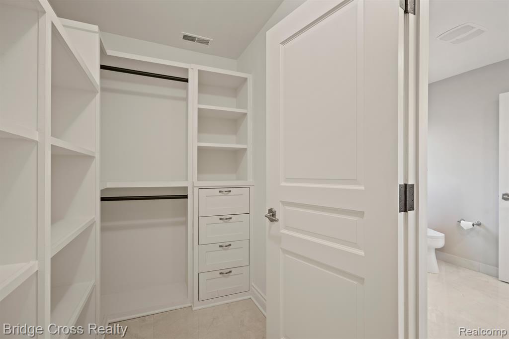 5820 LAKEVIEW Avenue, Orchard Lake Village, MI 48323 — Photo 62