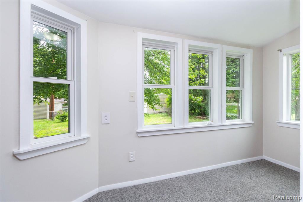 33627 Bock Street, Garden City, MI — Photo 17