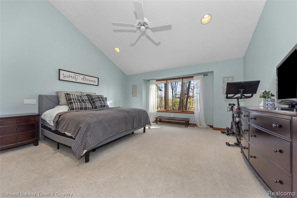 11535 Lancelot Lane, Pinckney, MI 48169 — Photo 45