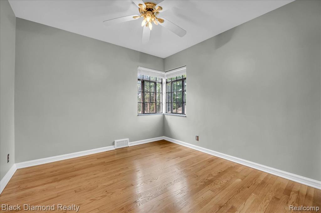 5500 Harvard Road, Detroit, MI 48224 — Photo 33
