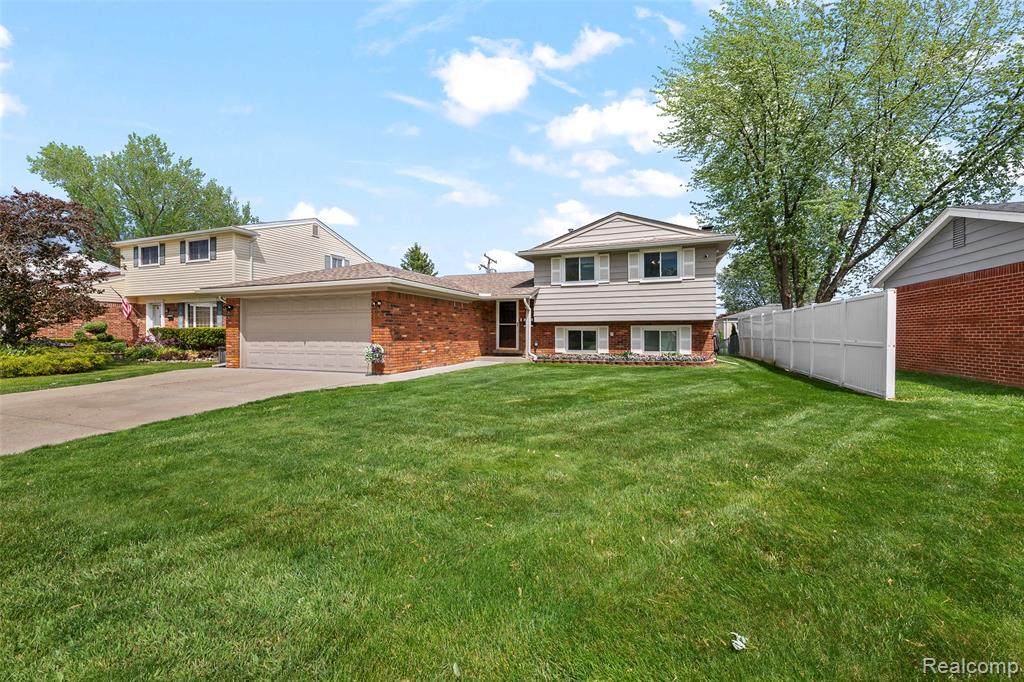 31602 Madison Avenue, Madison Heights, MI 48071 — Photo 31