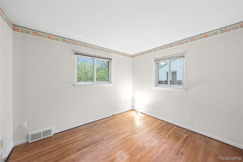 26916 Rouge River Drive, Dearborn Heights, MI 48127 — Photo 16
