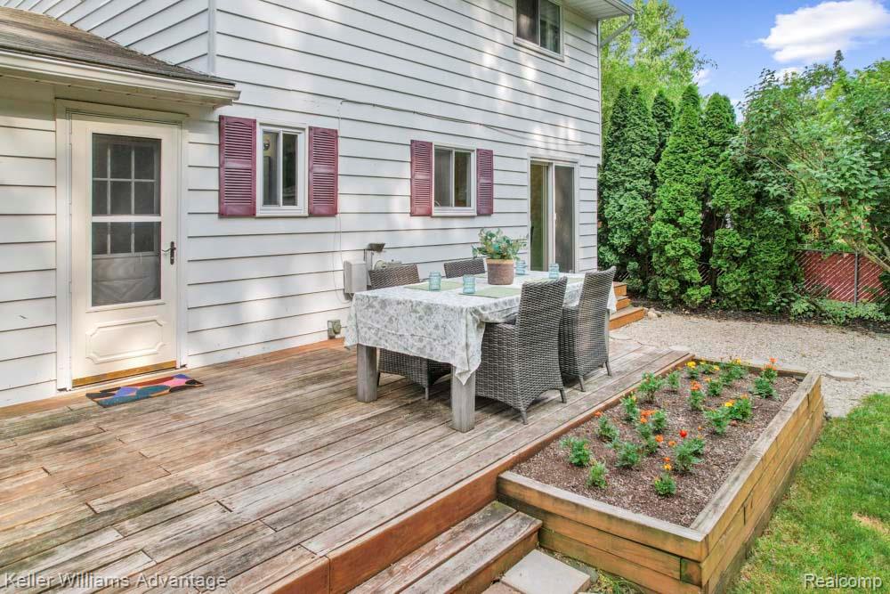 9157 Hackberry Avenue, Plymouth, MI 48170 — Photo 9
