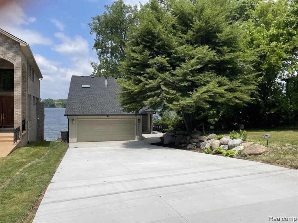 5494 Putnam Drive, West Bloomfield, MI 48323 — Photo 4