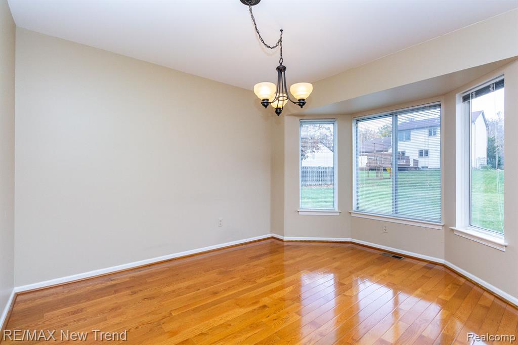 24486 RIVERVIEW Lane, Novi, MI — Photo 12