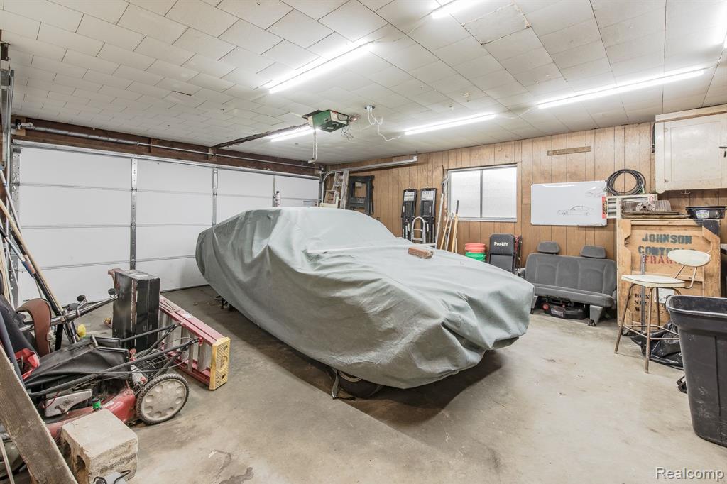 5368 LAPEER Road, Burton, MI 48509 — Photo 34