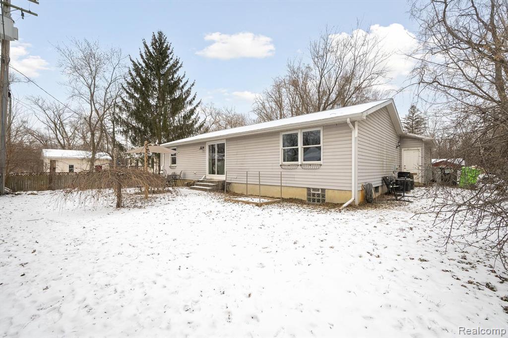 248 Beachway Street, Whitmore Lake, MI 48189 — Photo 36