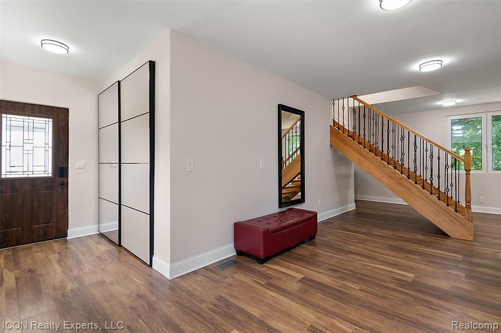 6727 Napier Road, Plymouth, MI 48170 — Photo 25