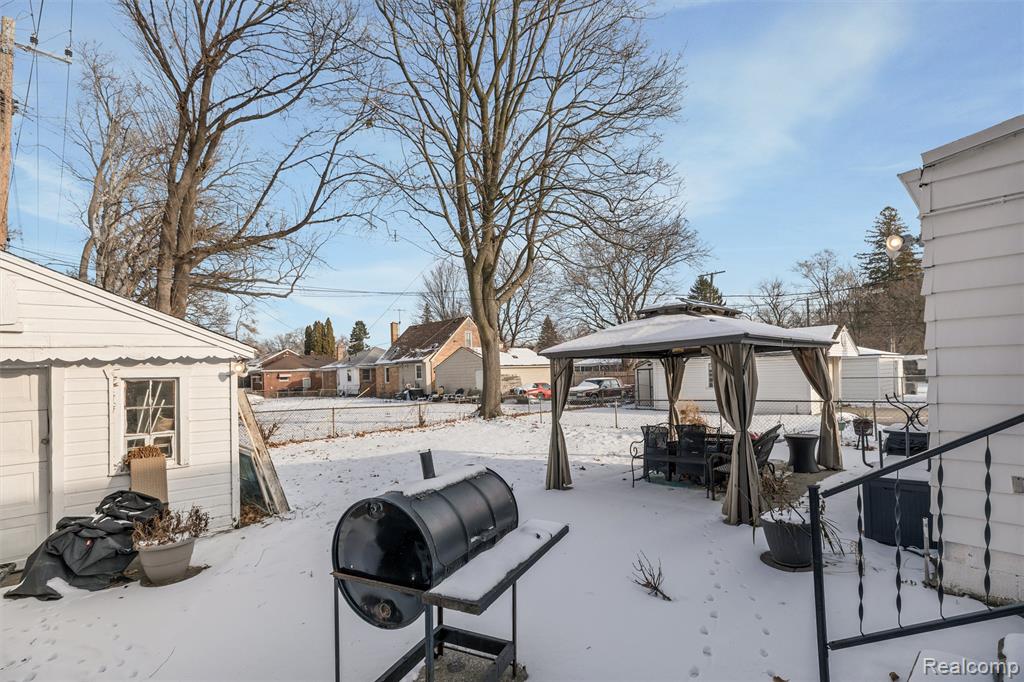 21720 Pembroke Avenue, Detroit, MI 48219 — Photo 11