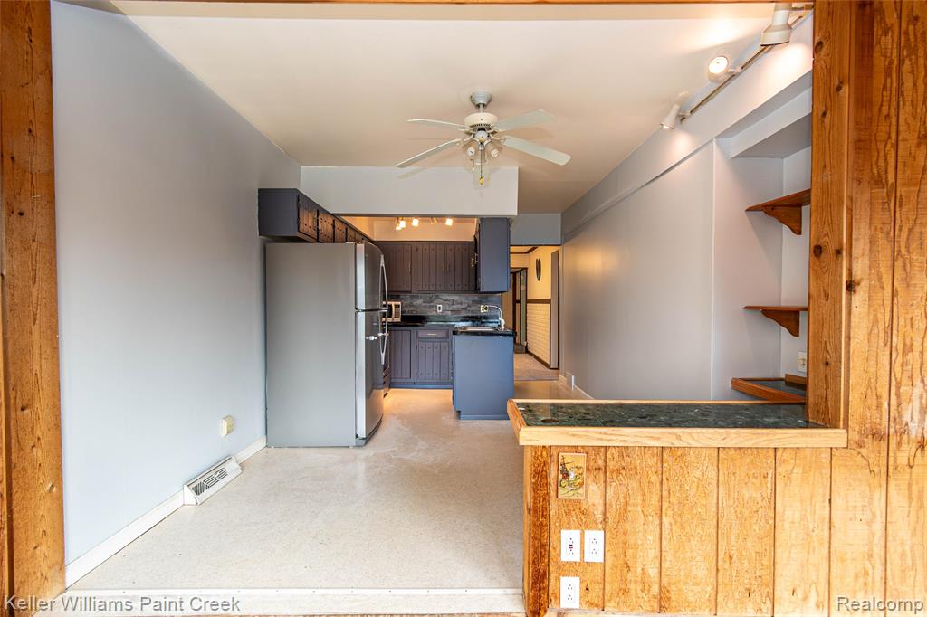 6903 Dandison Boulevard, West Bloomfield, MI 48324 — Photo 39
