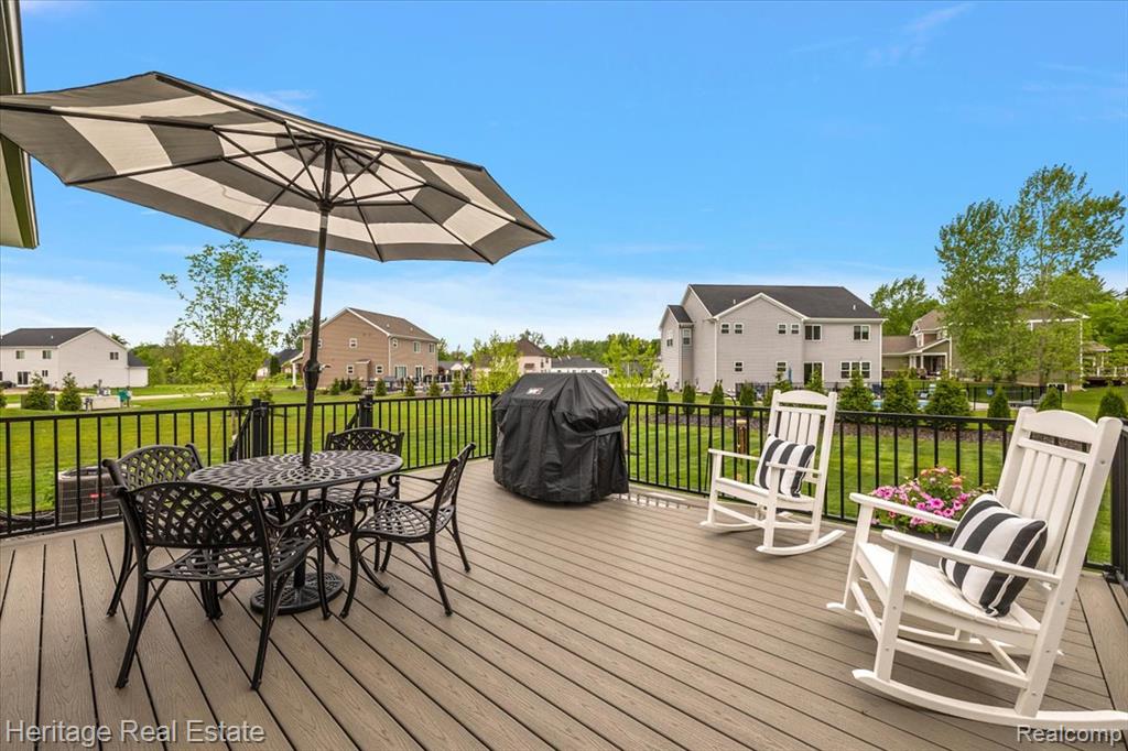 6231 Leighland Drive, Grand Blanc, MI 48439 — Photo 23