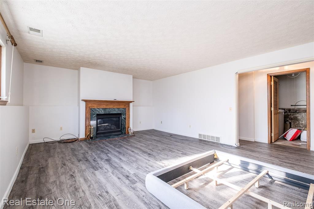 7053 Pershing, Waterford, MI 48327 — Photo 27