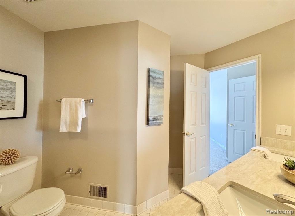 966 Majestic Drive, Rochester Hills, MI 48306 — Photo 33