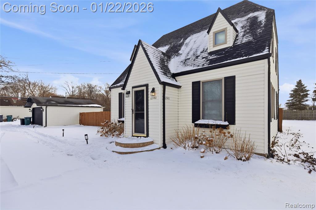 6740 Barabeau Drive, Troy, MI 48085 — Photo 3