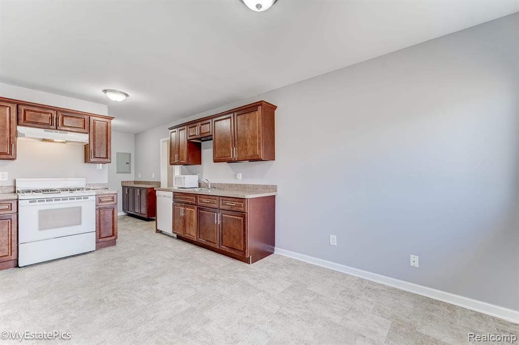 547 S Hawthorne Street, Westland, MI 48186 — Photo 17
