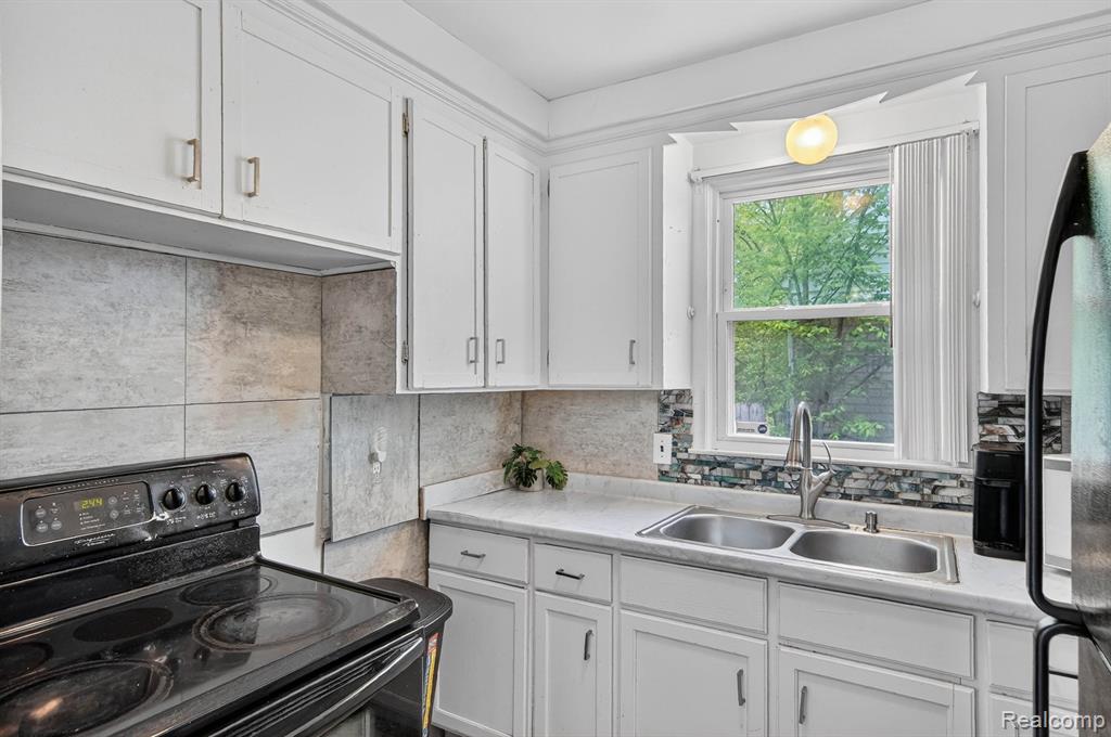 23125 Church Street, Oak Park, MI 48237 — Photo 8