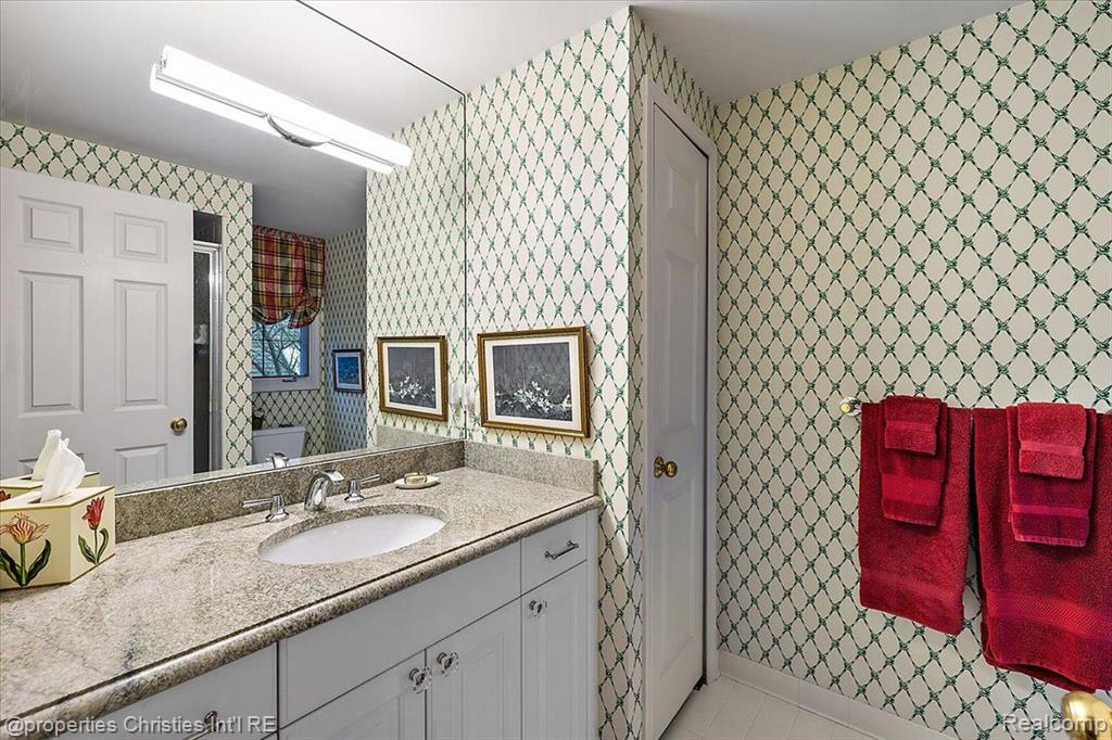 5579 Pine Brooke Court, Bloomfield Hills, MI 48304 — Photo 38