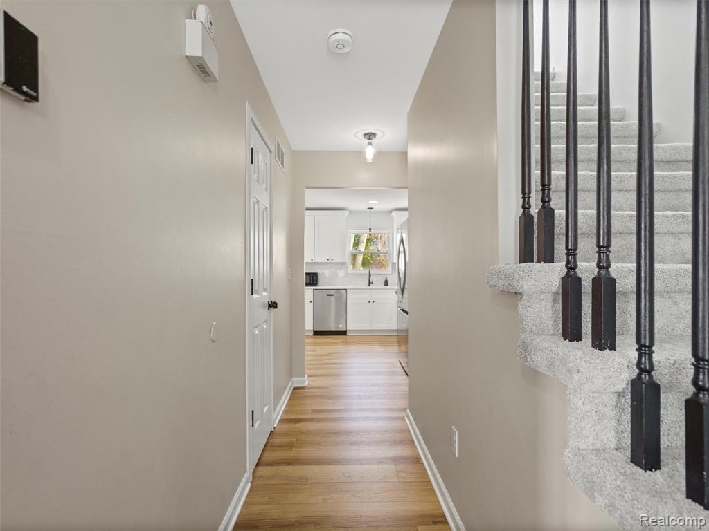 825 Huntclub Boulevard, Auburn Hills, MI 48326 — Photo 4