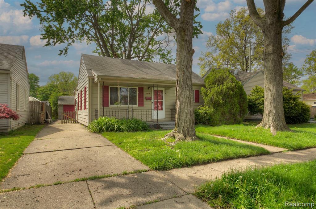 4424 COLUMBUS Street, Wayne, MI 48184 — Photo 2