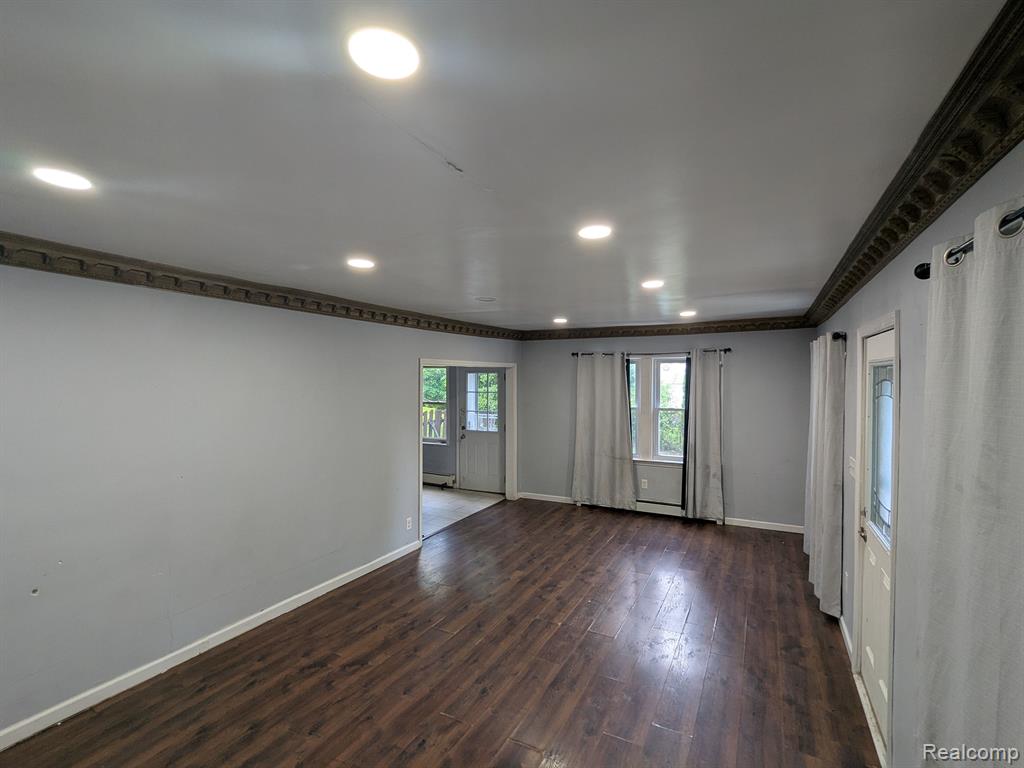 4208 CROISSANT Street, Dearborn Heights, MI 48125 — Photo 5