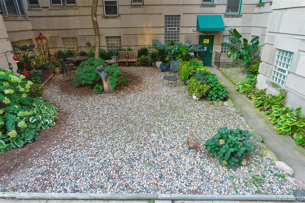 8120 E Jefferson Avenue, 1B1, Detroit, MI 48214 — Photo 18