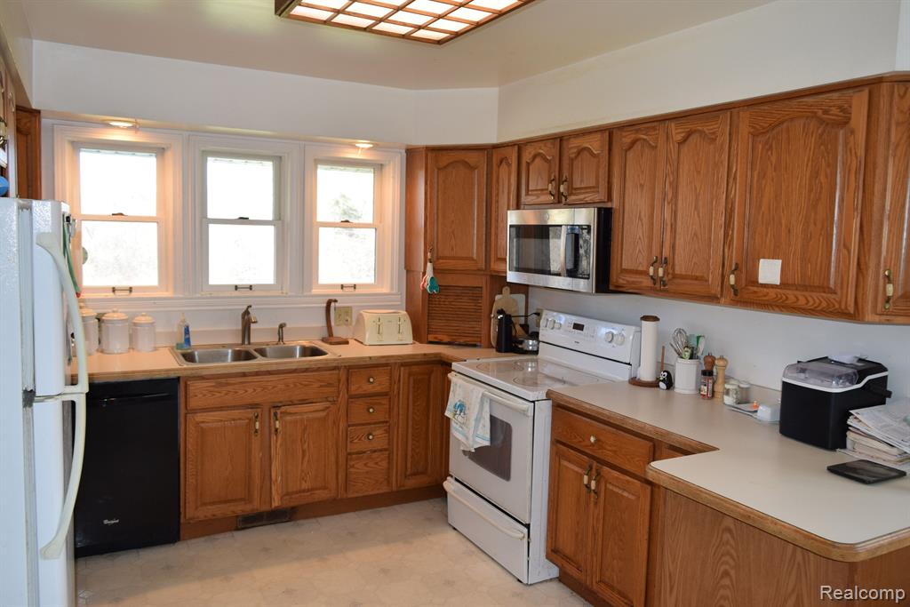 4440 N ELMS Road, Flushing, MI 48433 — Photo 6