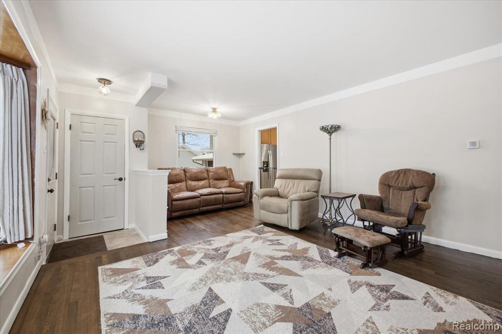 523 Tilmor Drive, Waterford, MI 48328 — Photo 9