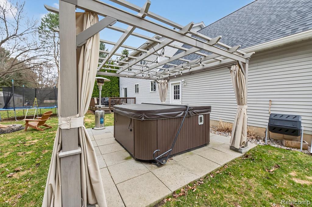 2454 Calvin Court, Pinckney, MI 48169 — Photo 35